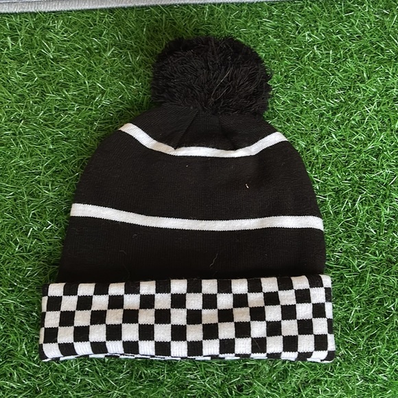 Vans WM Spirit Pom Black Checker Beanie Skateboarding Hat Women Men VN0A5LG3BLK - Picture 2 of 16